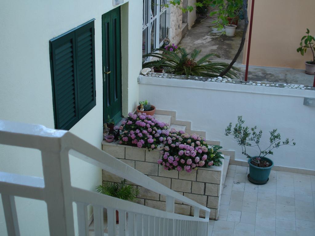 Apartment Bozo Hvar Town Exterior photo